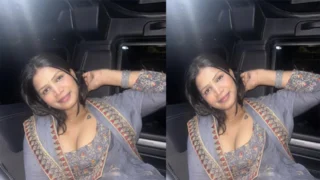Sex with beautiful bhabhi in hotel